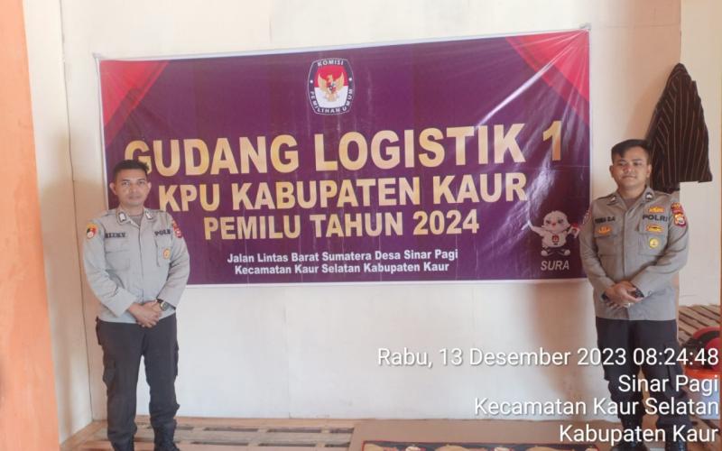 Jaga Kotak Suara dan Logistik Pemilu 2024 Lainnya, Personel OMB Polres Kaur Patroli di Gudang Logistik 