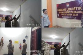 Gudang Logistik KPUD Kaur di Lakukan Pengamanan Ketat oleh Personel Satgas Preventif OMB Nala Polres Kaur 