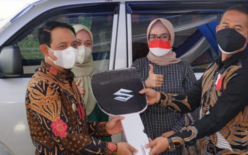 Wawali Resmikan Tempat Isoman dan Terima 1 Unit Ambulans dari PT KRU