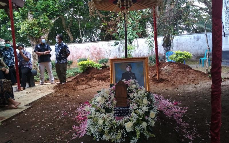 Makam KGPAA Mangkunagoro IX, di Astana Girilayu, Matesih, Karanganyar. Open configuration options