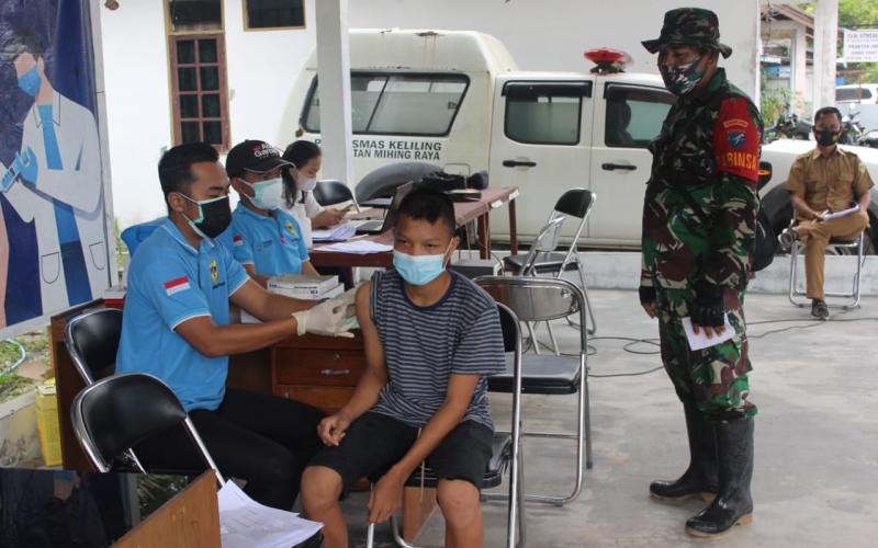 Satgas TMMD Bantu Tertibkan Prokes Vaksinasi Pelajar SMP