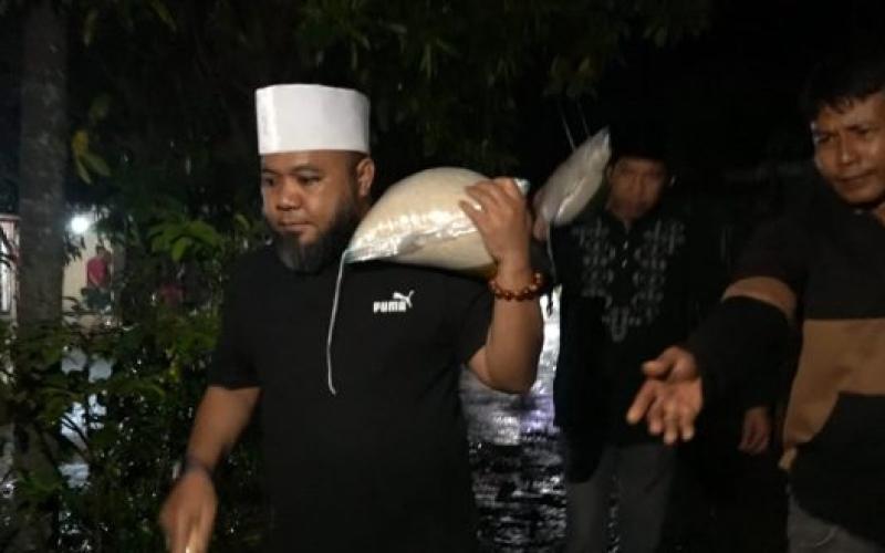 Ngadu ke Walikota Minta Bantuan, Walikota datang Langsung Mengantarkan Beras