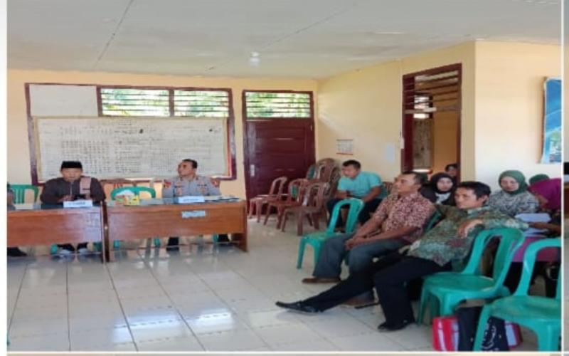Polsek Manna Hadiri Rapat Pleno Terbuka Rekapitulasi DPHP Kecamatan Bunga Mas