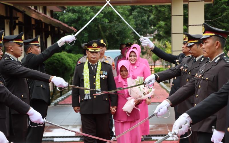 Kapolres Kepahiang Pimpin Upacara Purna Bakti Kompol Darmansyah
