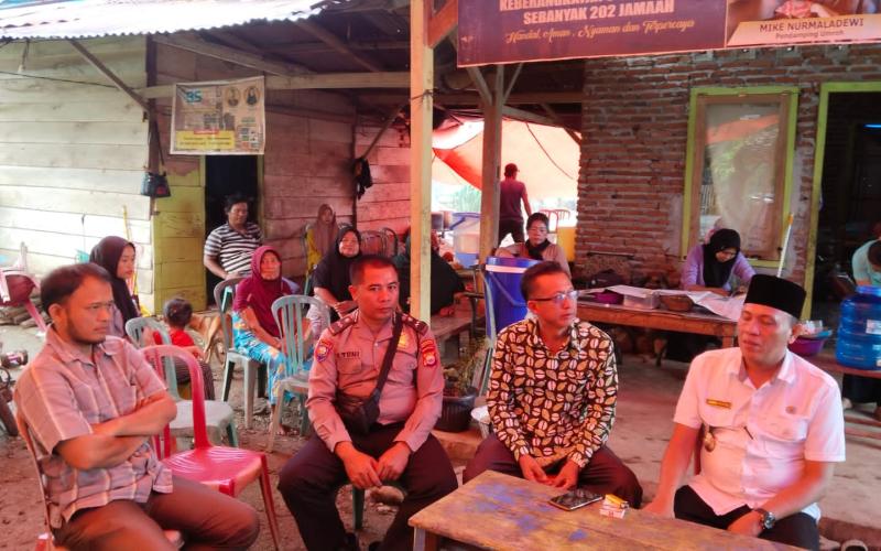 Bersinergi Camat dan Babinsa Serta Kanit Binmas   Sambangi Para Calon Kades Nanjungan, Sampaikan Imbauan Kamtibmas