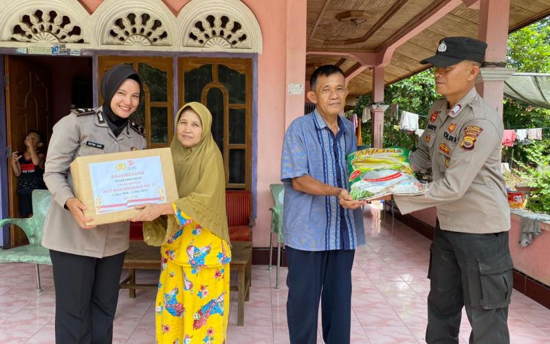 Sambut Hari Bhayangkara Ke-77 Polres Mukomuko Anjangsana Ke Kediaman Purnawirawan Polri
