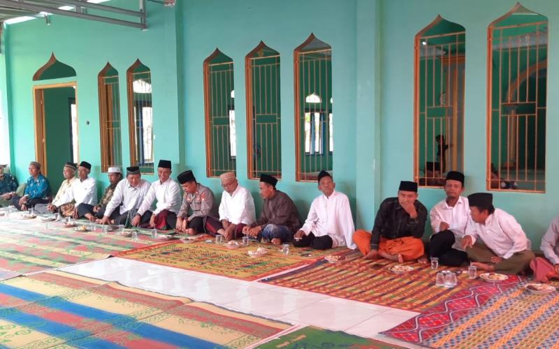 Hadiri Peringatan Tahun Baru Islam di Desa Air Batang, Kapolsek Nasal Harapkan Dapat Meningkatkan Keimanan 