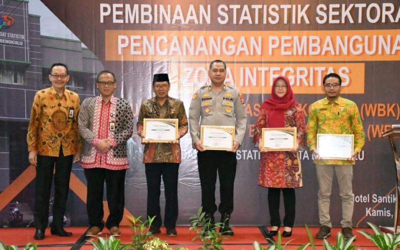Pemkot Bengkulu Raih 3 Penghargaan dari Badan Pusat Statistik Kota Bengkulu