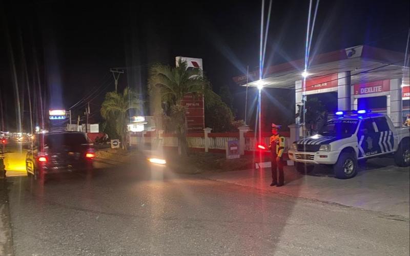Pantau Situasi Kamseltibcarlantas di Seputaran Kota Bintuhan, Polres Kaur Patroli Blue Light 