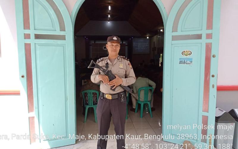 Berikan Rasa Aman Saat Beribadah, Polsek Maje Lakukan Patroli dan Monitoring di Sekitar Gereja