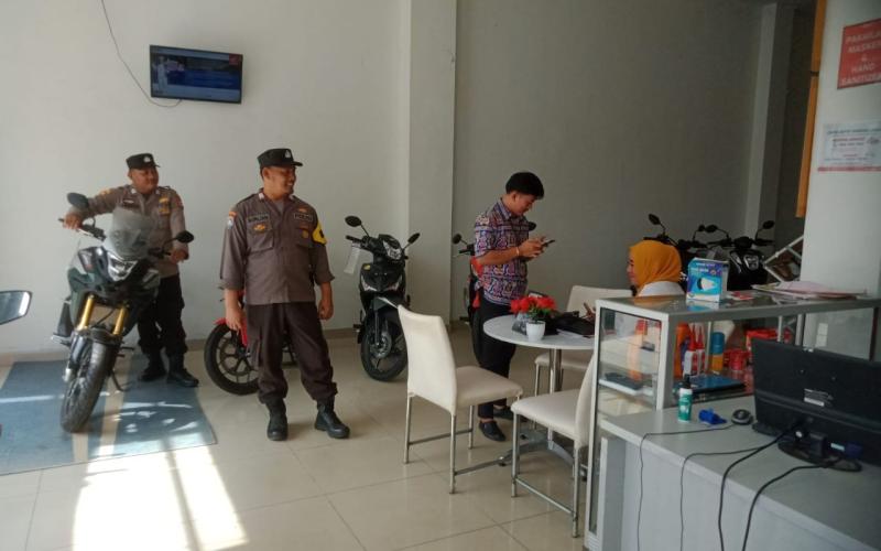 Cegah Gangguan kamtibmas, Bhabinkamtibmas Polsek Kaur Selatan Patroli KRYD 