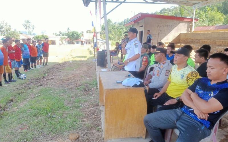 Hadiri Pembukaan Pelaksanaan Perlombaan Sepak Bola Antar Desa, Kapolsek Muara Sahung Sampaikan Imbaun 