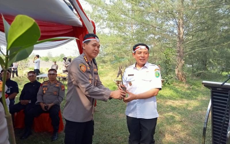 Polresta Bengkulu Ajak Forkopimda Tanam Ribuan Pohon Mangrove