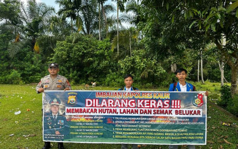 Cegah Pembakaran Hutan dan Lahan, Bhabinkamtibmas Polsek Kaur Selatan Lakukan Sosialisasi 