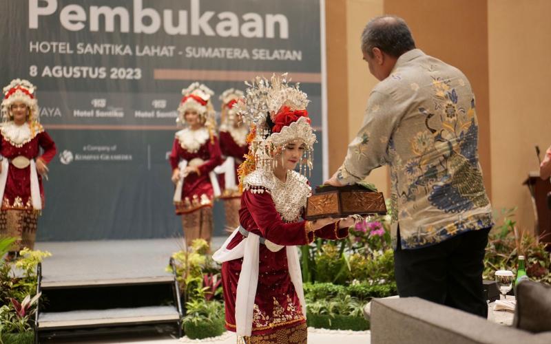 Menelusuri Keindahan Lahat, Bersama Hotel Santika 