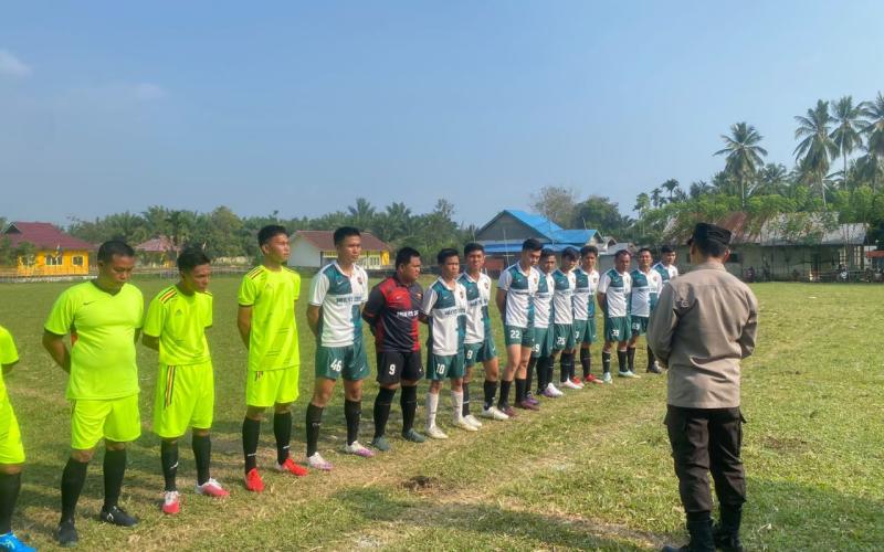 Meriahkan HUT RI, Polsek Kaur Utara Berikan Pengaman Pertandingan Sepak Bola