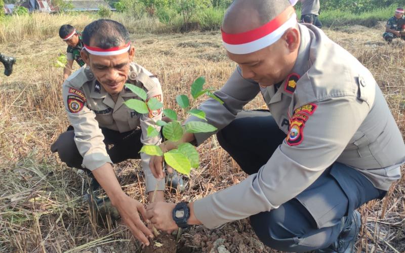 Polres Mukomuko Tanam 1000 Bibit Pohon