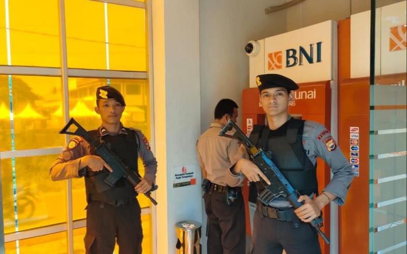Berjaga di Bank dan ATM di Wilkum Kaur Selatan, Personel Polres Kaur Cegah Tindak Kejahatan  