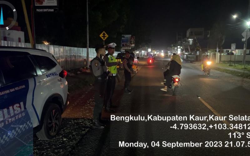 Pantau Arus Lalin, Polres Kaur Patroli di Jalan Lintas 