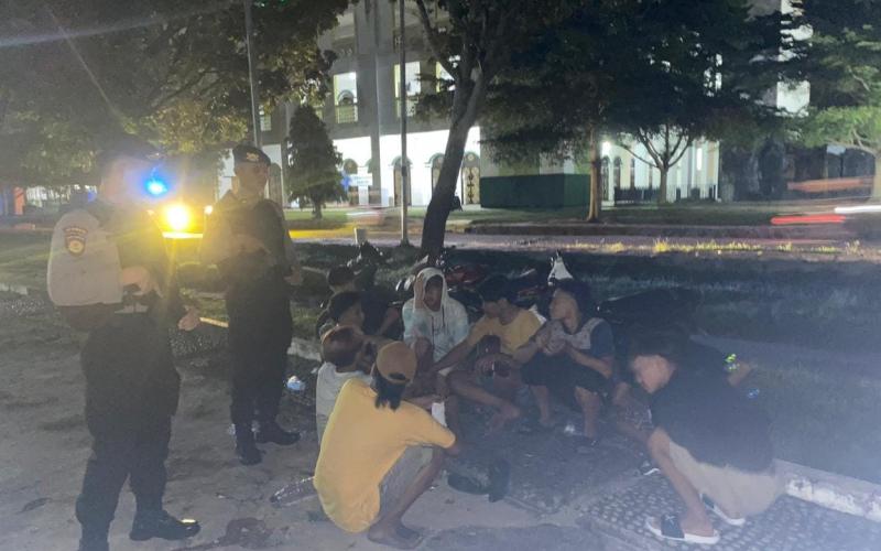 Dekatkan Diri dengan Masyarakat, Sat Samapta Polres Kaur Sambang Dialogis Sampaiakan Imbauan Kamtibmas 