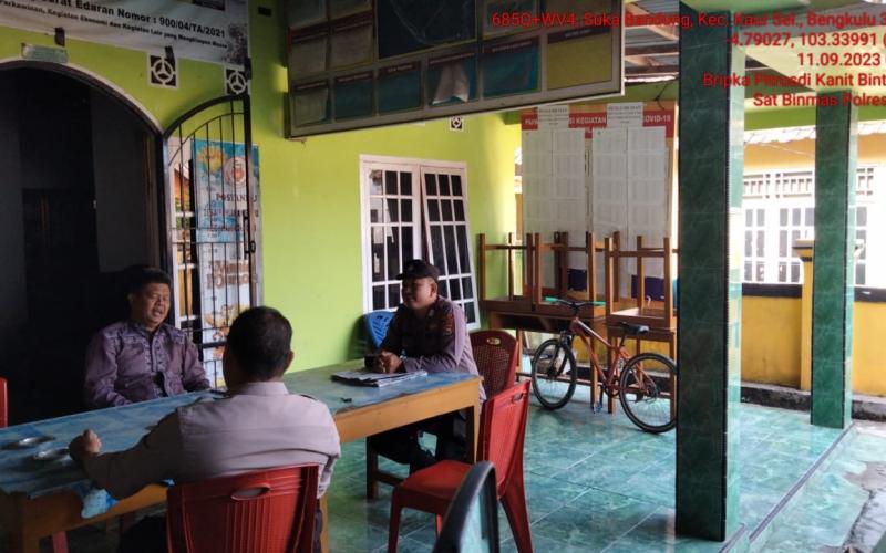 Sat Binmas Polres Kaur Sambang dan Kunjungan kepada Kades Desa Pahlawan Ratu