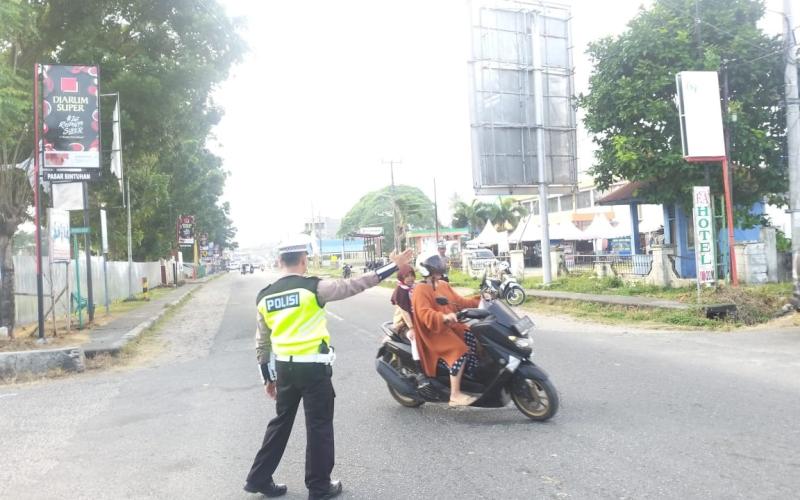 Tempatkan Personel di Persimpangan, Polres Kaur Gelar Pengaturan Lalu Lintas