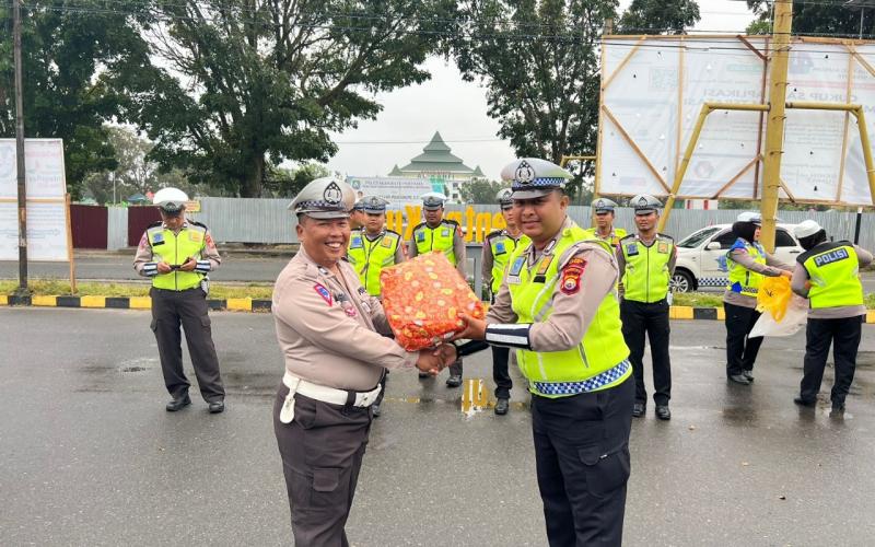 Peduli Terhadap Anggota, Sat Lantas Polres Kaur Salurkan Tali Asih kepada Personel 
