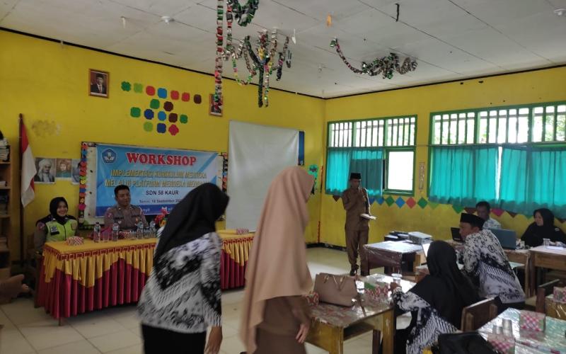 Sat Lantas Polres Kaur Sosialisasi Tertib Berlalu Lintas dan Sosialisasi Pemutihan Pajak di SDN 58 