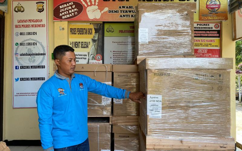 Polres Mukomuko Terima Mesin Foto Copy Dari Dit Intelkam Polda Bengkulu