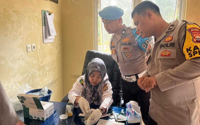Propam Polres Mukomuko Gelar Tes Urine Dadakan Bagi Anggota