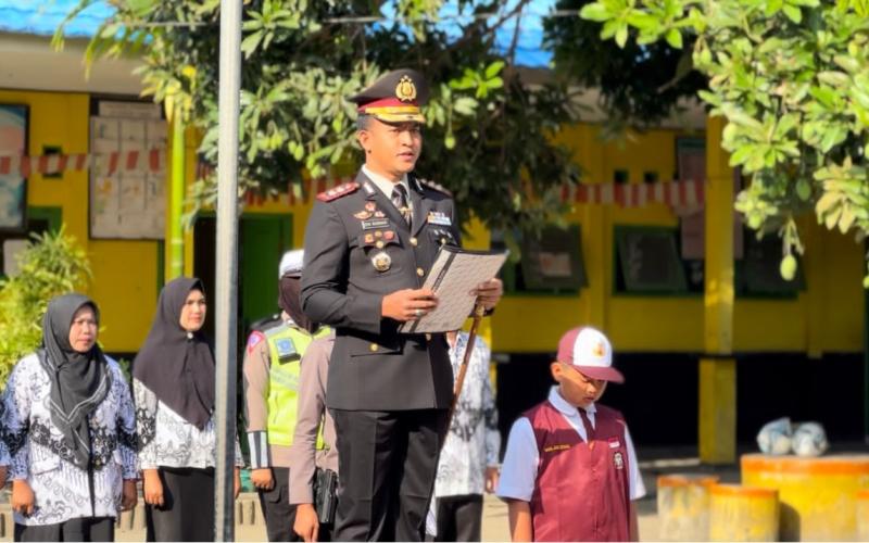 Police Goes To School, Kapolres Kaur Menjadi Inspektur Upacara di SDN 01 Kaur 