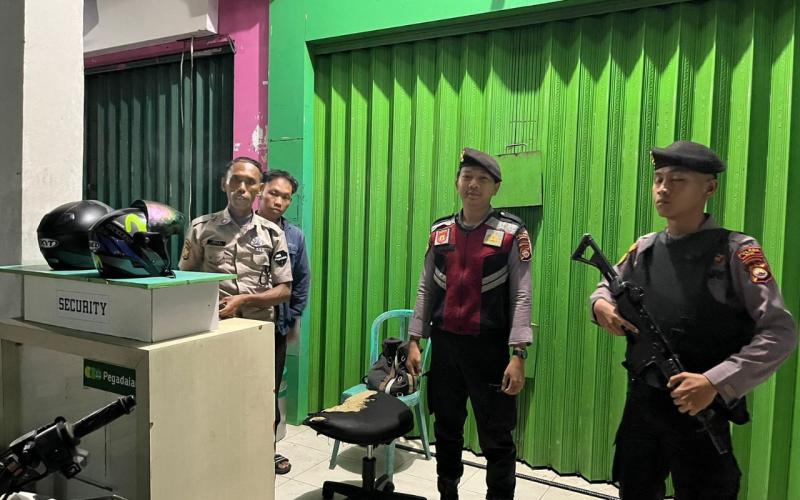 Berikan Rasa Aman, Polisi Polres Kaur Patroli di Objek Vital 