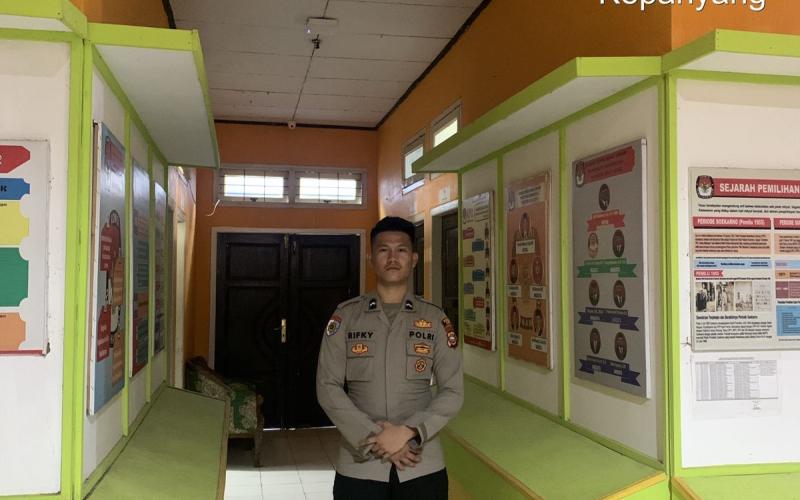 Polres Kaur Lakukan Pam Kantor Operasi OMB Di Kantor KPU Kaur  
