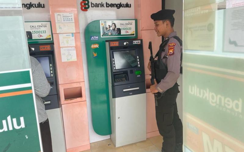 Berikan Rasa Aman, Polres Kaur Patroli Objek Vital di ATM 