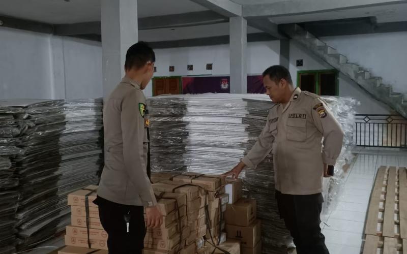 Satgas Preventif Operasi OMB Polres Kaur Tingkatkan Pengamanan di Gudang Logistik 3 KPU