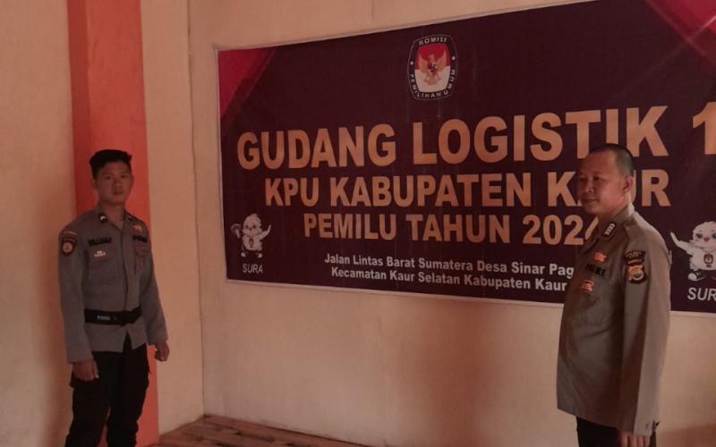 Pastikan Keamanan dan Kenyamanan, Personel Satgas OMB Polres Kaur Patroli di Gudang Logistik 1 KPU 
