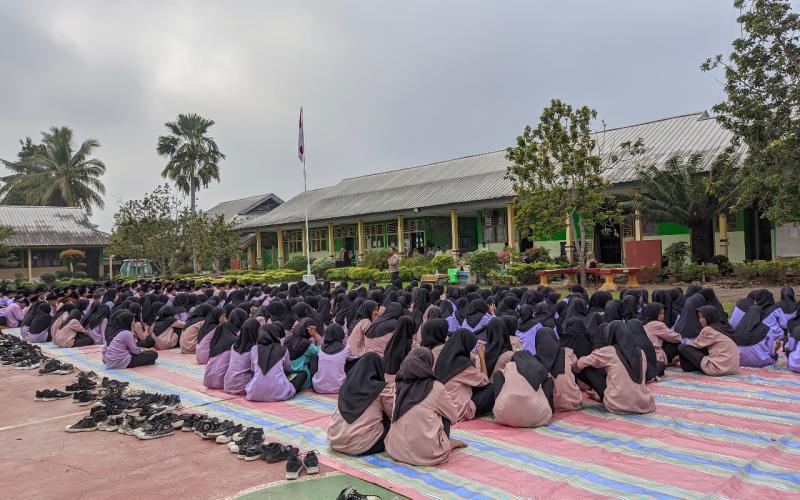 Cegah Kekerasan Terhadap Perempuan dan Anak, Polres Mukomuko Gelar Sosialisasi di SMPN 03 Mukomuko 