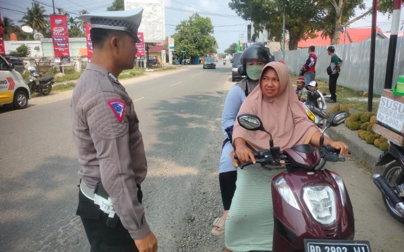 Unit Turjagwali Sat Lantas Polres Kaur Gelar Patroli Tindak Pengendara yang Melanggar