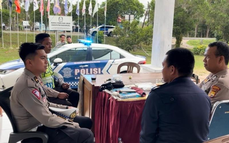 Satgas Kamseltibcar OMB Nala 2023/2024 Polres Mukomuko Sambangi KPU dan Bawaslu Mukomuko