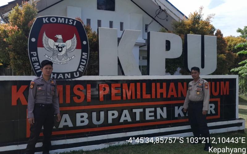 Pengawasan Kamtibmas, Personel OMB Nala 2023 Polres Kaur Patroli di KPUD 
