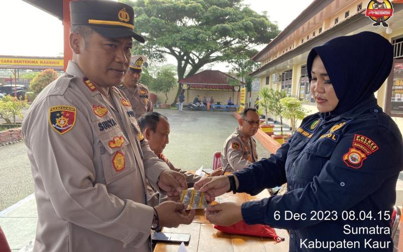 Pastikan Kondisi Personel Sehat, Kasubsatgas Banops OMB Dokkes Polres Kaur Cek Kesehatan Personelv
