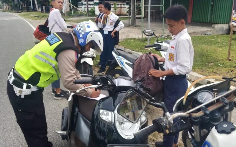 Sat Lantas Polres Kaur Patroli Hunting, Tilang Kendaraan Roda 2 maupun Roda 4 