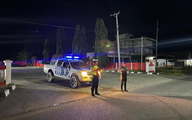 Pantau Arus Lalin di Jalan Lintas Sumatera, Sat Lantas Polres Kaur Patroli Blue Light