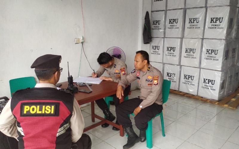Ciptakan Keamanan, Polres Kaur Patroli Jaga di Gudang Logistik KPUD