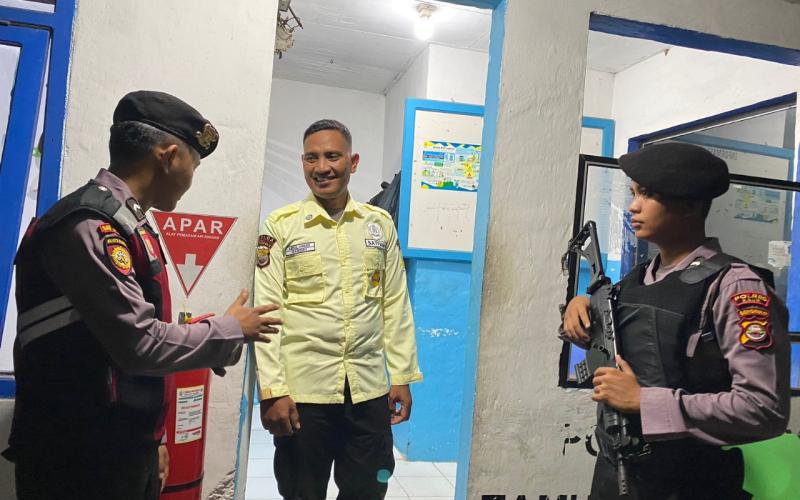 Cek Objek Vital, Sat Samapta Polres Kaur Sampaikan Imbauan kepada Petugas Jaga