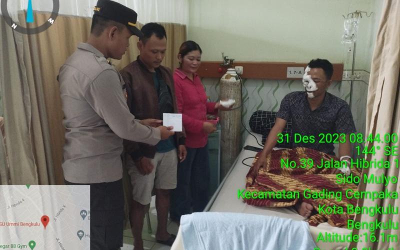 Kapolres Kaur Berikan Bantuan kepada Personel yang Mengalami Musibah 