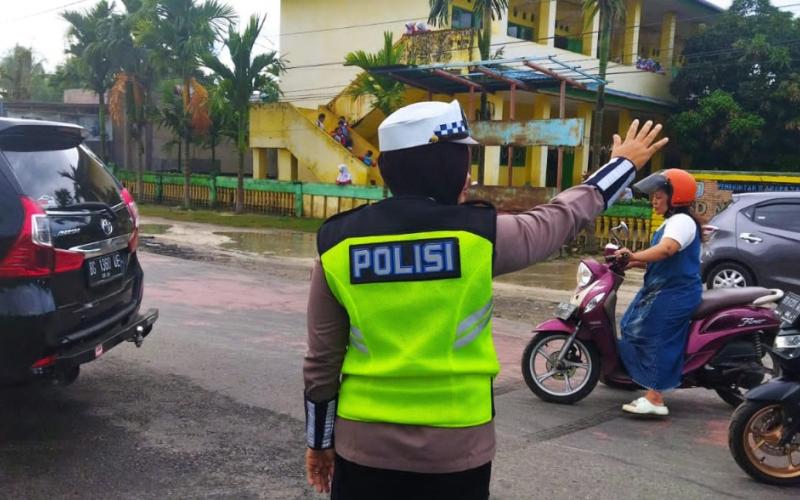 Antisipasi Kecelakaan di Pagi Hari, Sat Lantas Polres Kaur Pengaturan Lalu Lintas