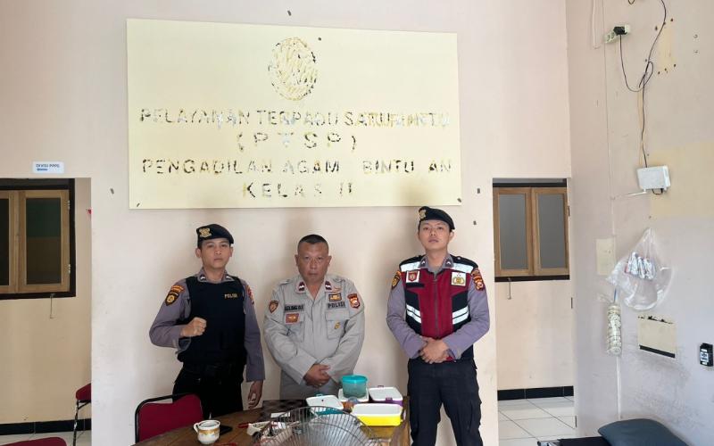 Polres Kaur Patroli Dialogis Presisi Seputaran Kantor KPUD, Kantor Bawaslu, Gudang Logistik Pastikan Sitkamtibmas Aman 