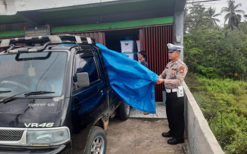 Polres Kaur Kawal Ketat Pergeseran Surat Suara Pemilu 2024 dari Gudang Logistik 3 Menuju GSG Kaur