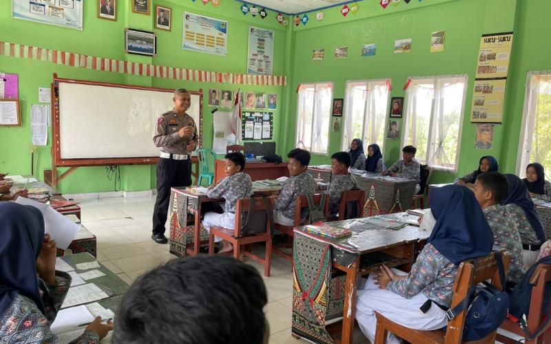 Polisi Sahabat Anak dan Police Goes To School Sat Lantas Polres Mukomuko Sosialisai di Sekolah